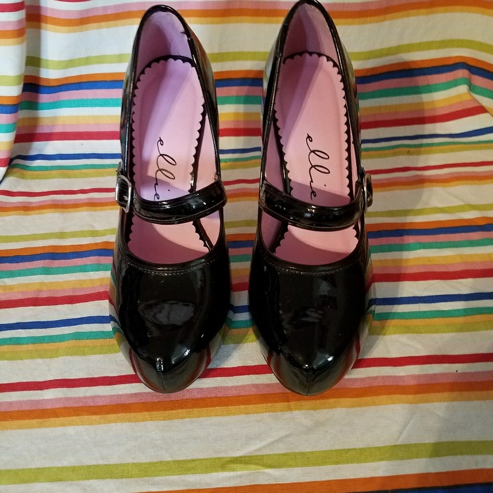 Black Ellie Mary Jane heels